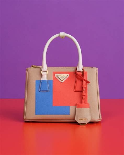 borsa meno costosa di prada